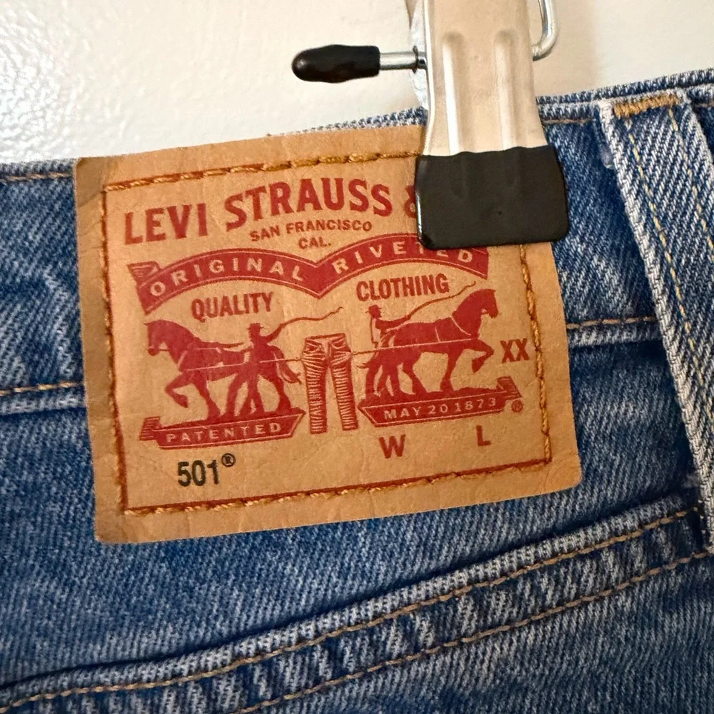 Levi's Jean Shorts - Picture 3 of 4